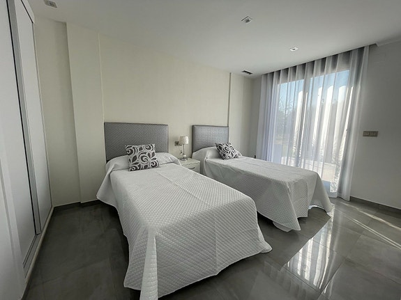 En megler med gode referanser - SPANIA1.no