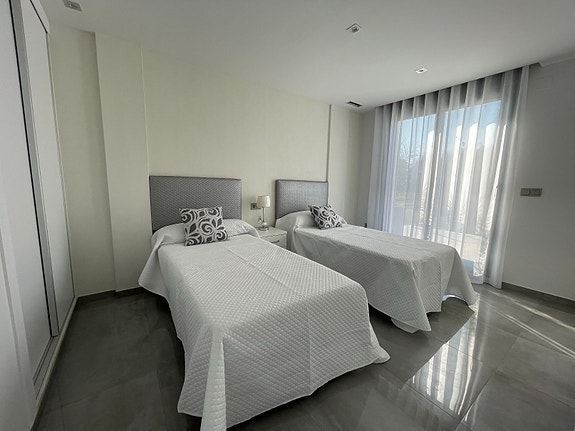 En megler med gode referanser - SPANIA1.no