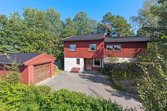 Velkommen til denne usjenert beliggende boligen i Løvsangerveien 26!