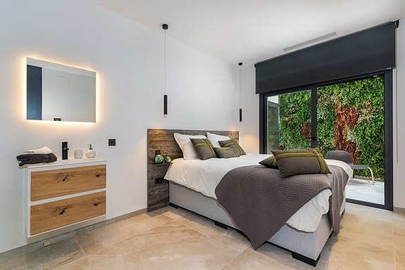 En megler med gode referanser -  SPANIA1.no