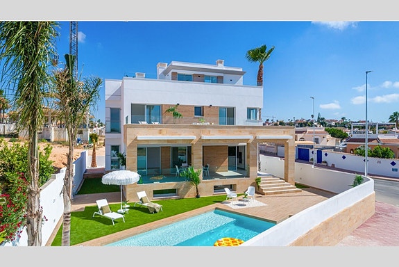 En megler med gode referanser -  SPANIA1.no