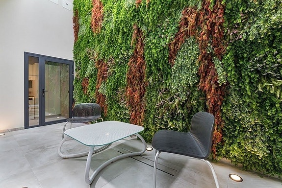 En megler med gode referanser -  SPANIA1.no