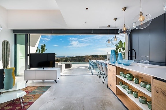 En megler med gode referanser -  SPANIA1.no