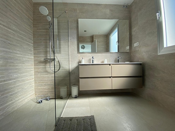 En megler med gode referanser - SPANIA1.no