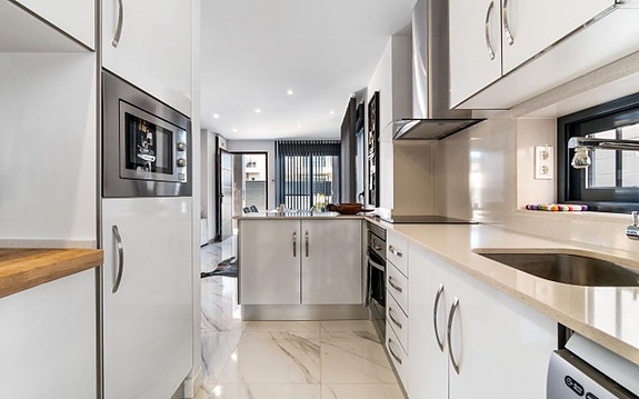 En megler med gode referanser -  SPANIA1.no