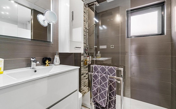 En megler med gode referanser -  SPANIA1.no