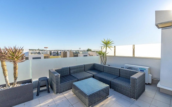 En megler med gode referanser -  SPANIA1.no