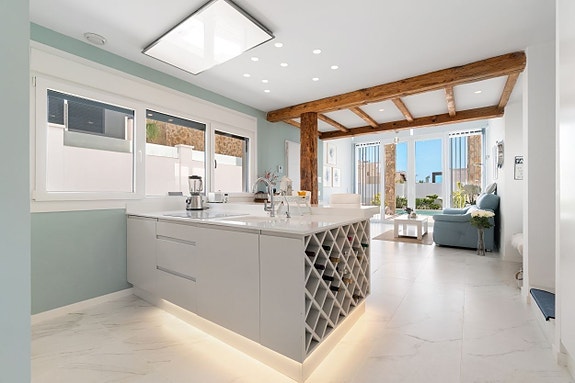 En megler med gode referanser - SPANIA1.no