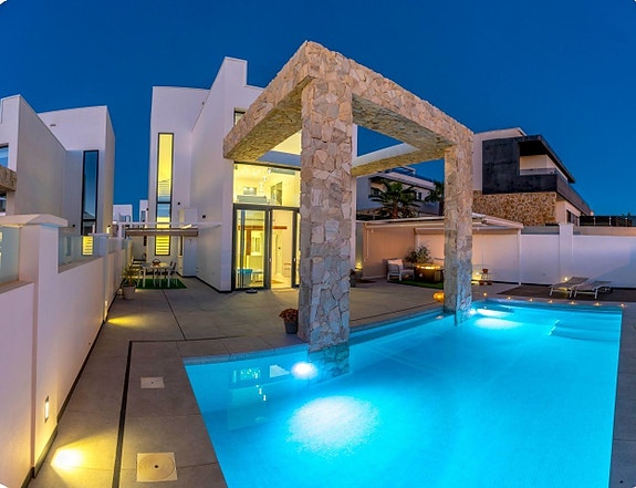 En megler med gode referanser - SPANIA1.no