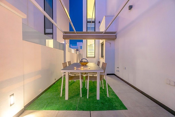 En megler med gode referanser - SPANIA1.no