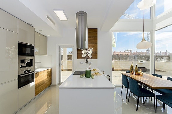 En megler med gode referanser -  SPANIA1.no