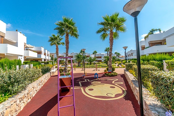 En megler med gode referanser - SPANIA1.no