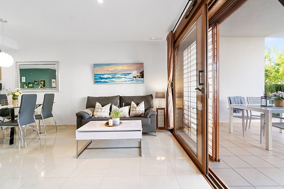 En megler med gode referanser - SPANIA1.no