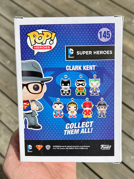 Funko pop best sale clark kent 145