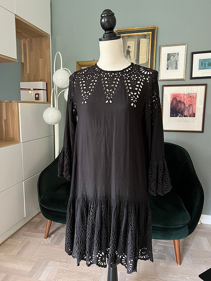 Ganni emile lace outlet dress