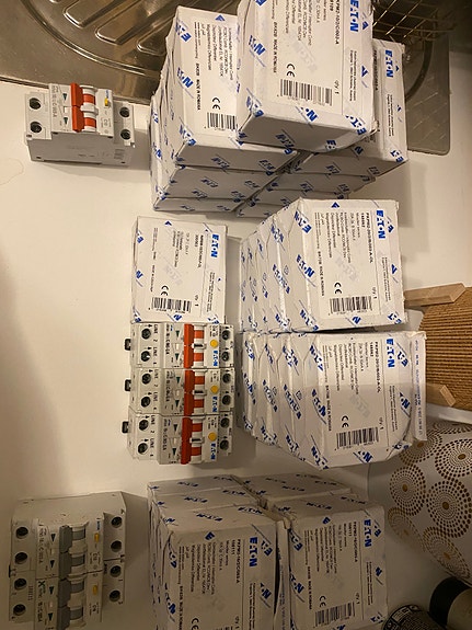 Product image 1 of 3
