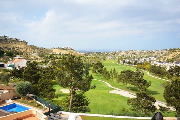 En megler med gode referanser -  SPANIA1.no