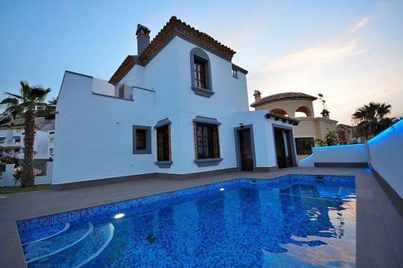 En megler med gode referanser -  SPANIA1.no