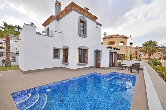 En megler med gode referanser -  SPANIA1.no