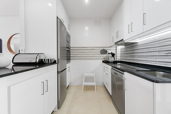 Bruk en megler med gode referanser - se SPANIA1.no