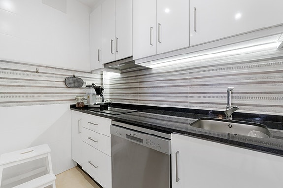 Bruk en megler med gode referanser - se SPANIA1.no