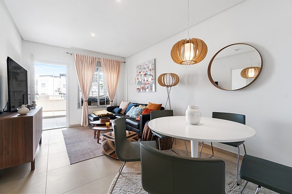 Bruk en megler med gode referanser - se SPANIA1.no