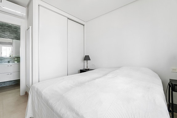 Bruk en megler med gode referanser - se SPANIA1.no