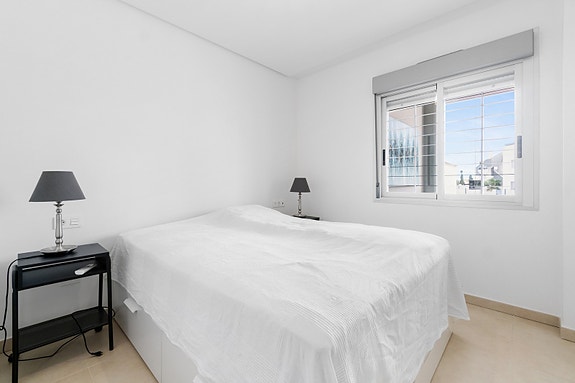 Bruk en megler med gode referanser - se SPANIA1.no