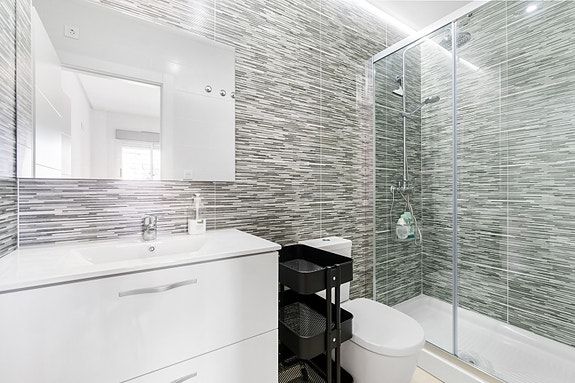 Bruk en megler med gode referanser - se SPANIA1.no