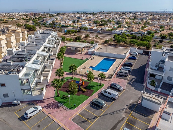 Bruk en megler med gode referanser - se SPANIA1.no