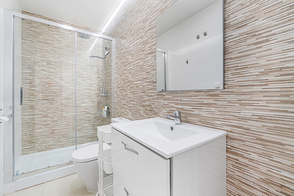 Bruk en megler med gode referanser - se SPANIA1.no