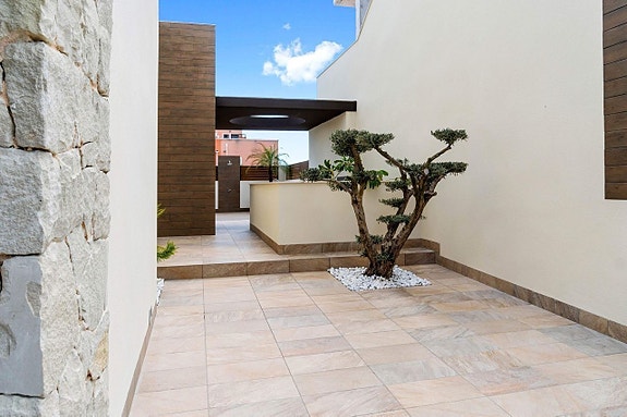 En megler med gode referanser - SPANIA1.no