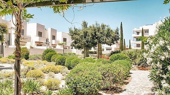 En megler med gode referanser - SPANIA1.no