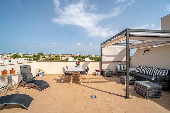 En megler med gode referanser - SPANIA1.no