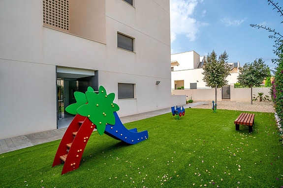 En megler med gode referanser - SPANIA1.no