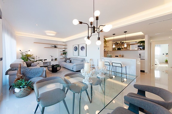 En megler med gode referanser - SPANIA1.no