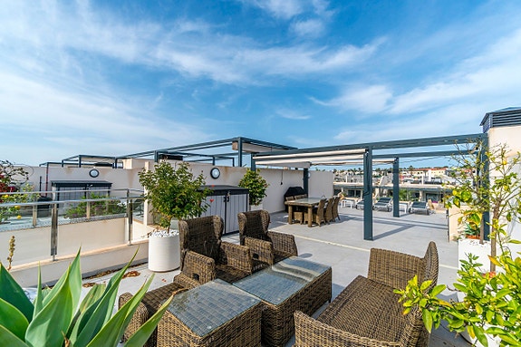 En megler med gode referanser - SPANIA1.no