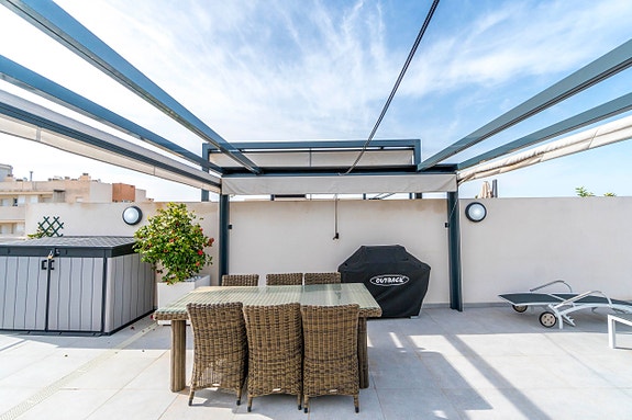 En megler med gode referanser - SPANIA1.no