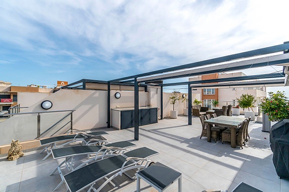 En megler med gode referanser - SPANIA1.no