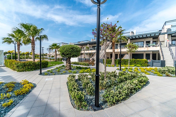 En megler med gode referanser - SPANIA1.no