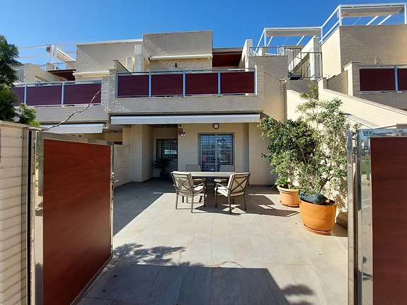 En megler med gode referanser - SPANIA1.no