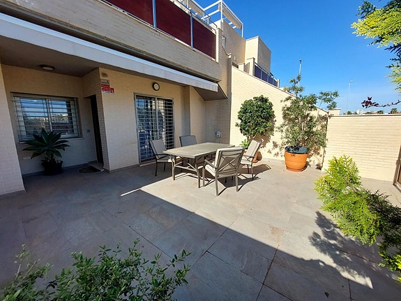 En megler med gode referanser - SPANIA1.no