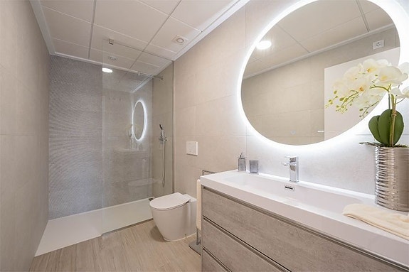 En megler med gode referanser - SPANIA1.no