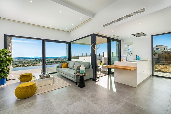 En megler med gode referanser -  SPANIA1.no