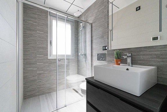 Bruk en megler med gode referanser - se SPANIA1.no