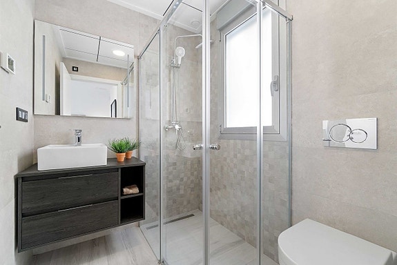 Bruk en megler med gode referanser - se SPANIA1.no