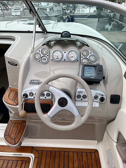 Maxum 2400 SC Day cruiser, motor gått 375 timer - 1 eier Mulighet for båtplass. 6 of 15