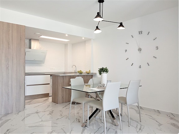 En megler med gode referanser - SPANIA1.no