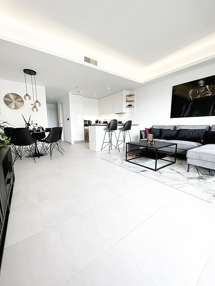 En megler med gode referanser - SPANIA1.no