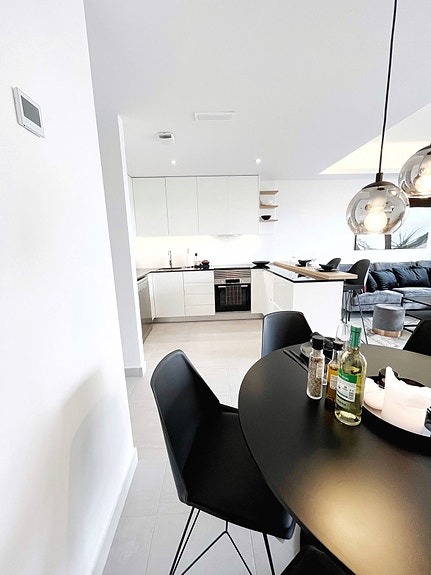 En megler med gode referanser - SPANIA1.no